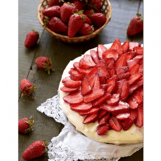 [Первая Вега Онлайн Школа] Миндальный дакуаз с клубникой и белым шоколадом [Хариприя]